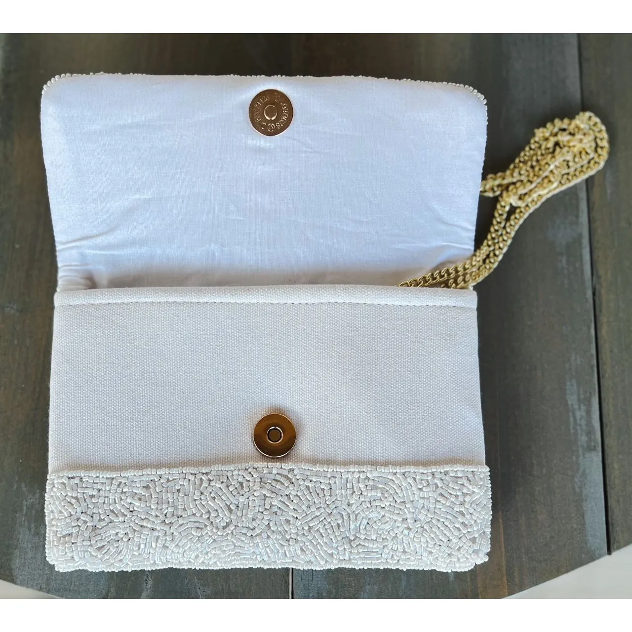 Hand-Beaded "Bride" Handbag – Elegant Wedding Accessory 💍✨.