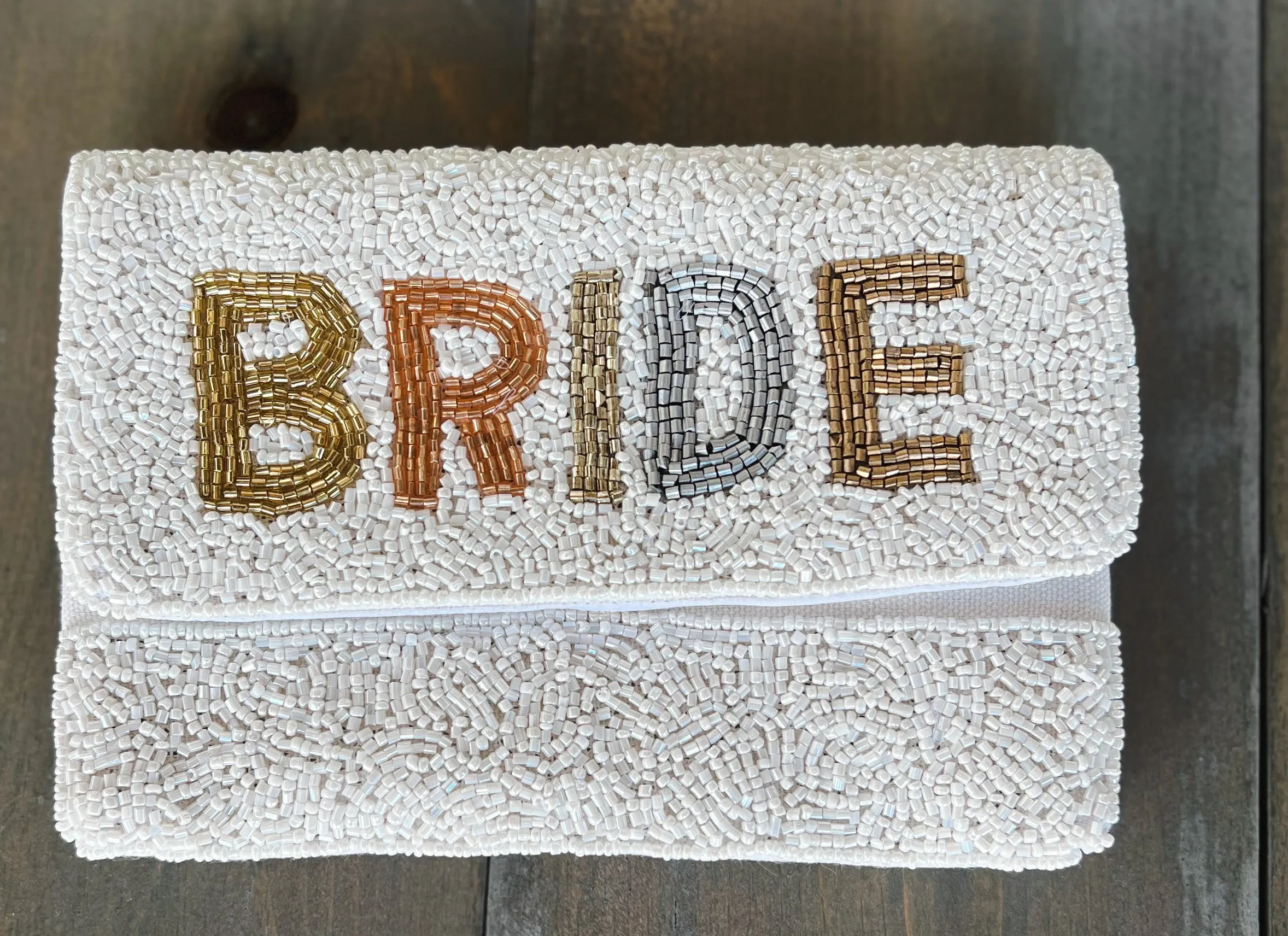 Hand-Beaded "Bride" Handbag – Elegant Wedding Accessory 💍✨.