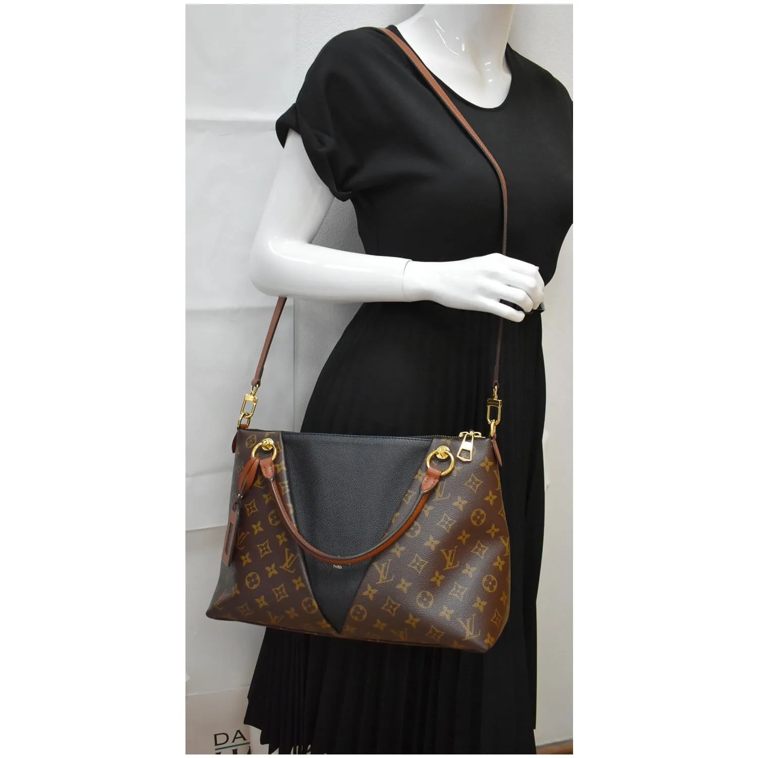 LOUIS VUITTON V MM Monogram Canvas Tote Bag Black