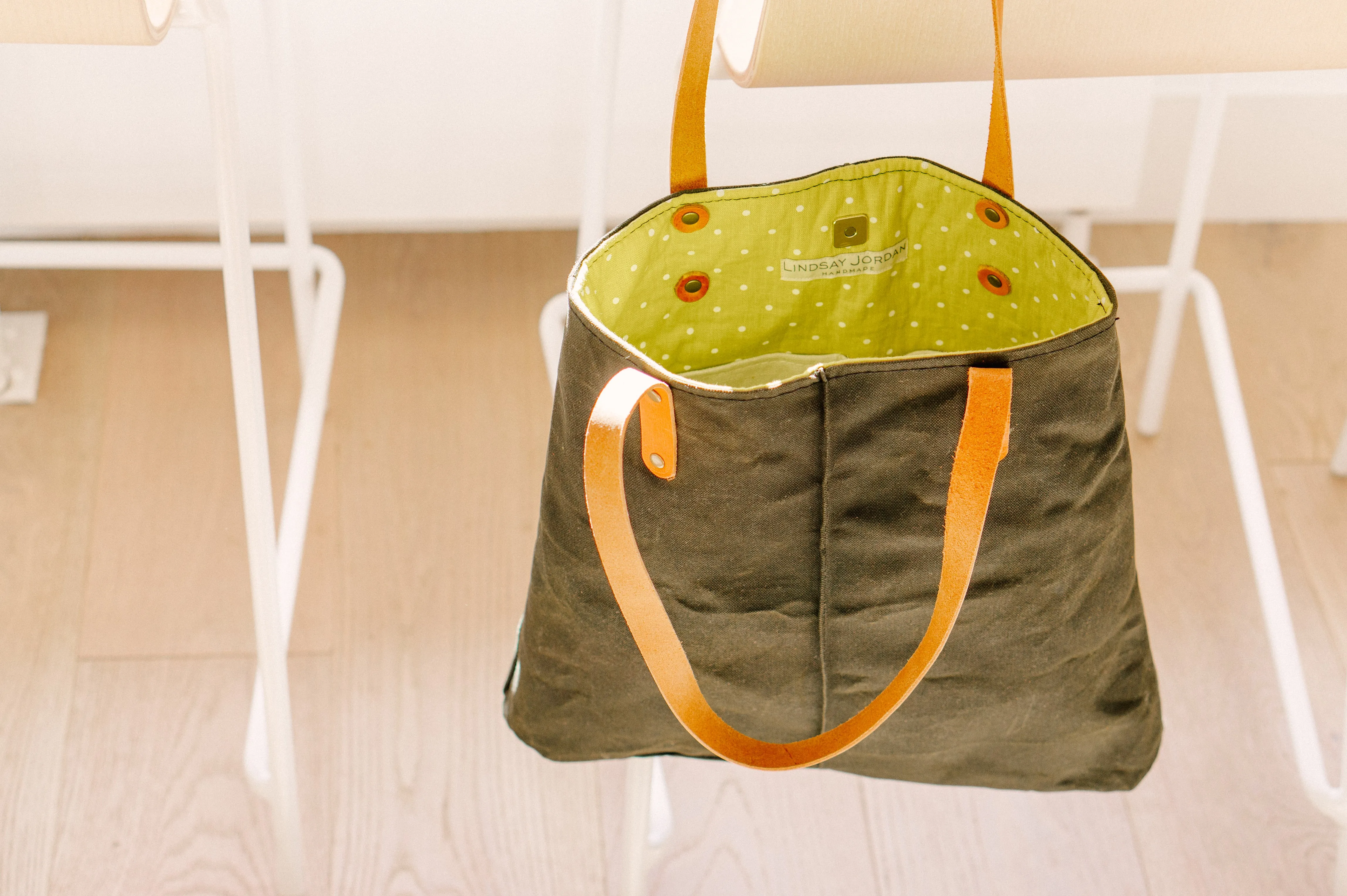 Over-the-Shoulder City TOTE Army Green WAXED Canvas Outside