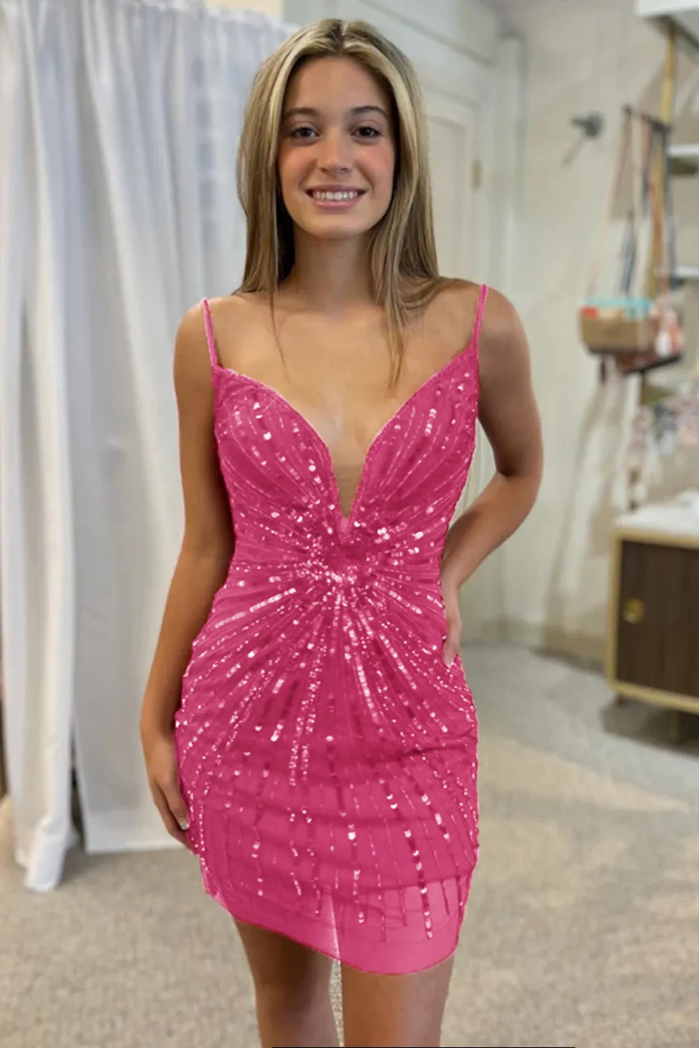 Sparkly Golden Sequined V-Neck Tight Homecoming Dress